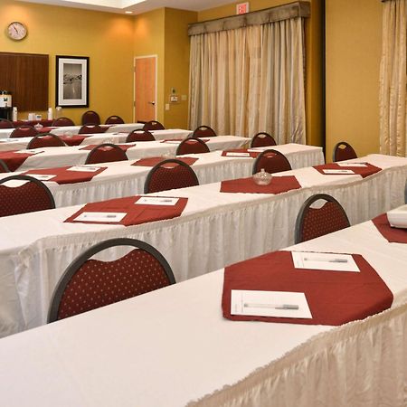 Hampton Inn & Suites Pueblo-Southgate Экстерьер фото