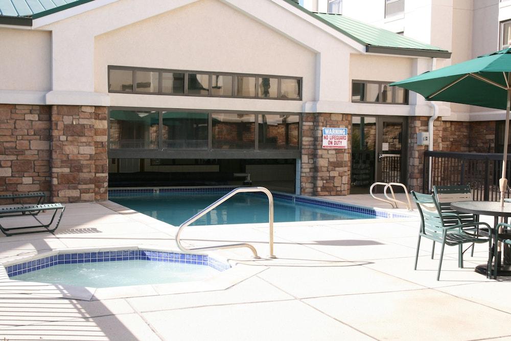 Hampton Inn & Suites Pueblo-Southgate Экстерьер фото