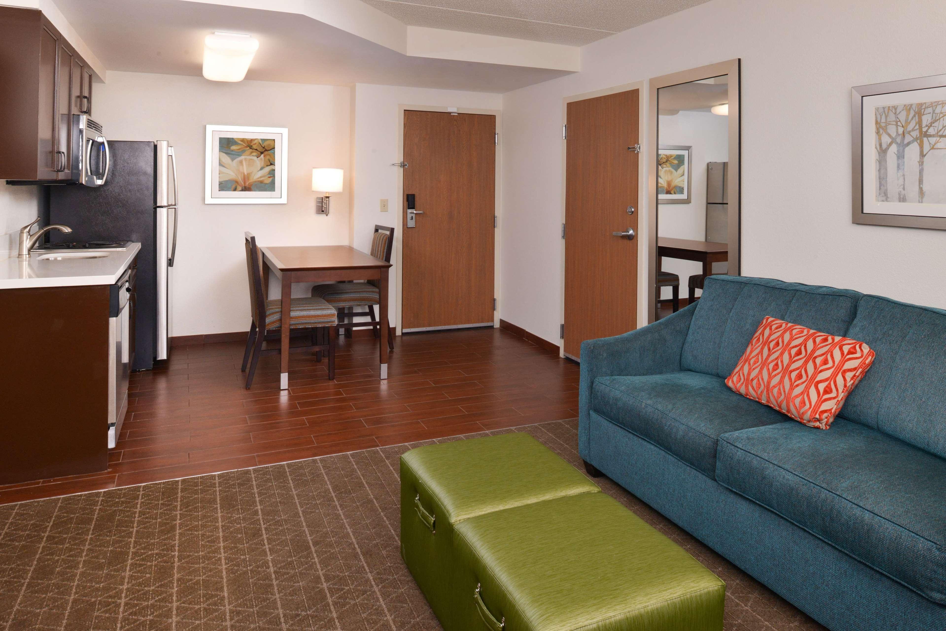 Hampton Inn & Suites Pueblo-Southgate Экстерьер фото