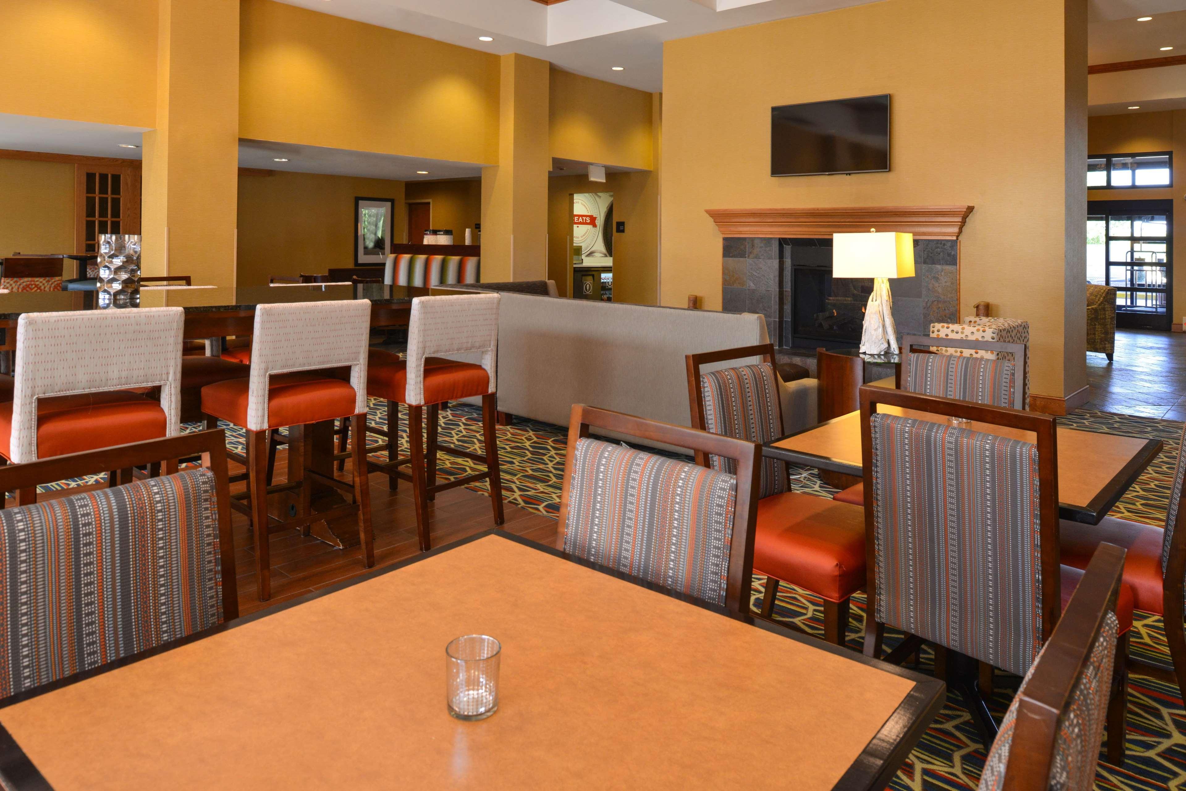 Hampton Inn & Suites Pueblo-Southgate Экстерьер фото