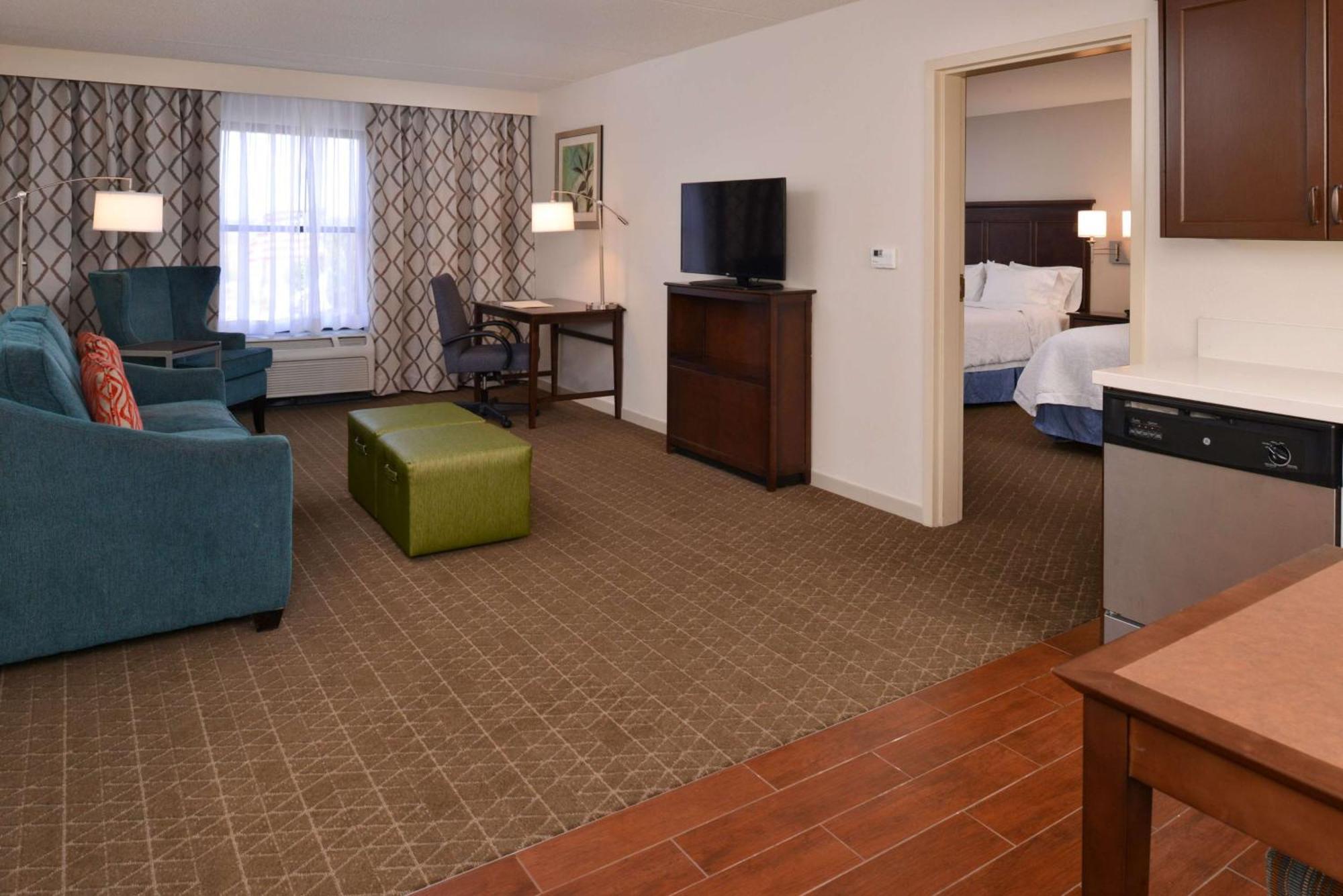 Hampton Inn & Suites Pueblo-Southgate Экстерьер фото